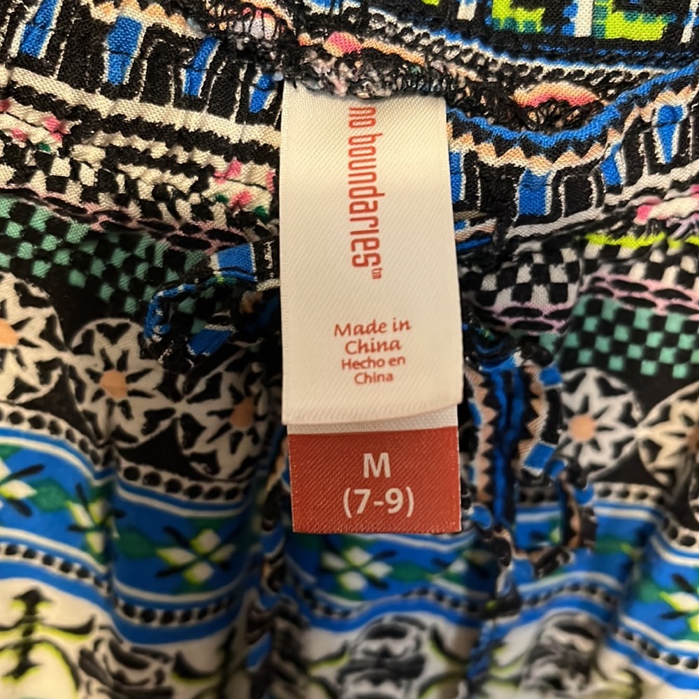 Geometric Bright Pattern Rayon Shorts - Picture 3 of 4